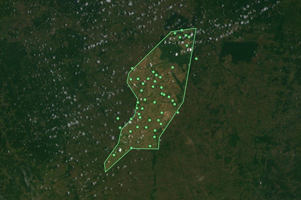 Imagem de satélite de Maracaçumé (MA), com o contorno do município e a posição dos imóveis desta página.