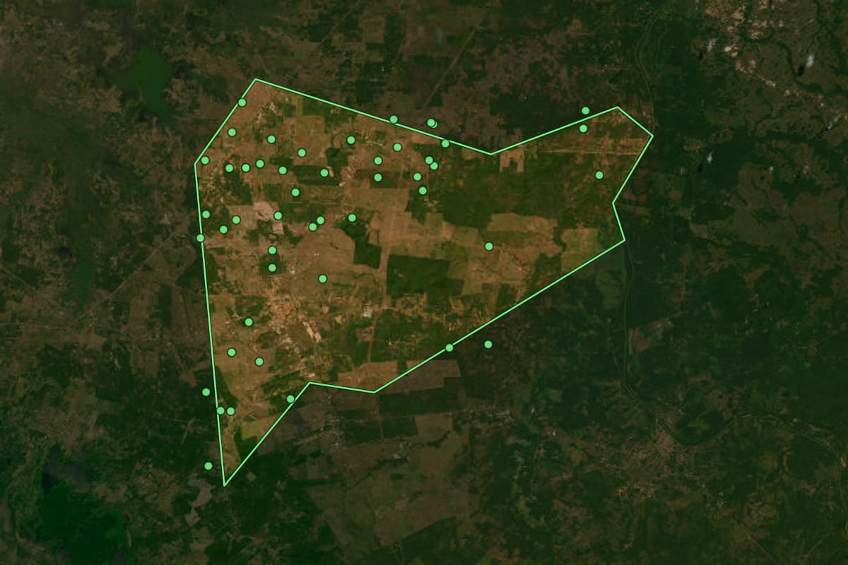 Imagem de satélite de Miranda do Norte (MA), com o contorno do município e a posição dos imóveis desta página.