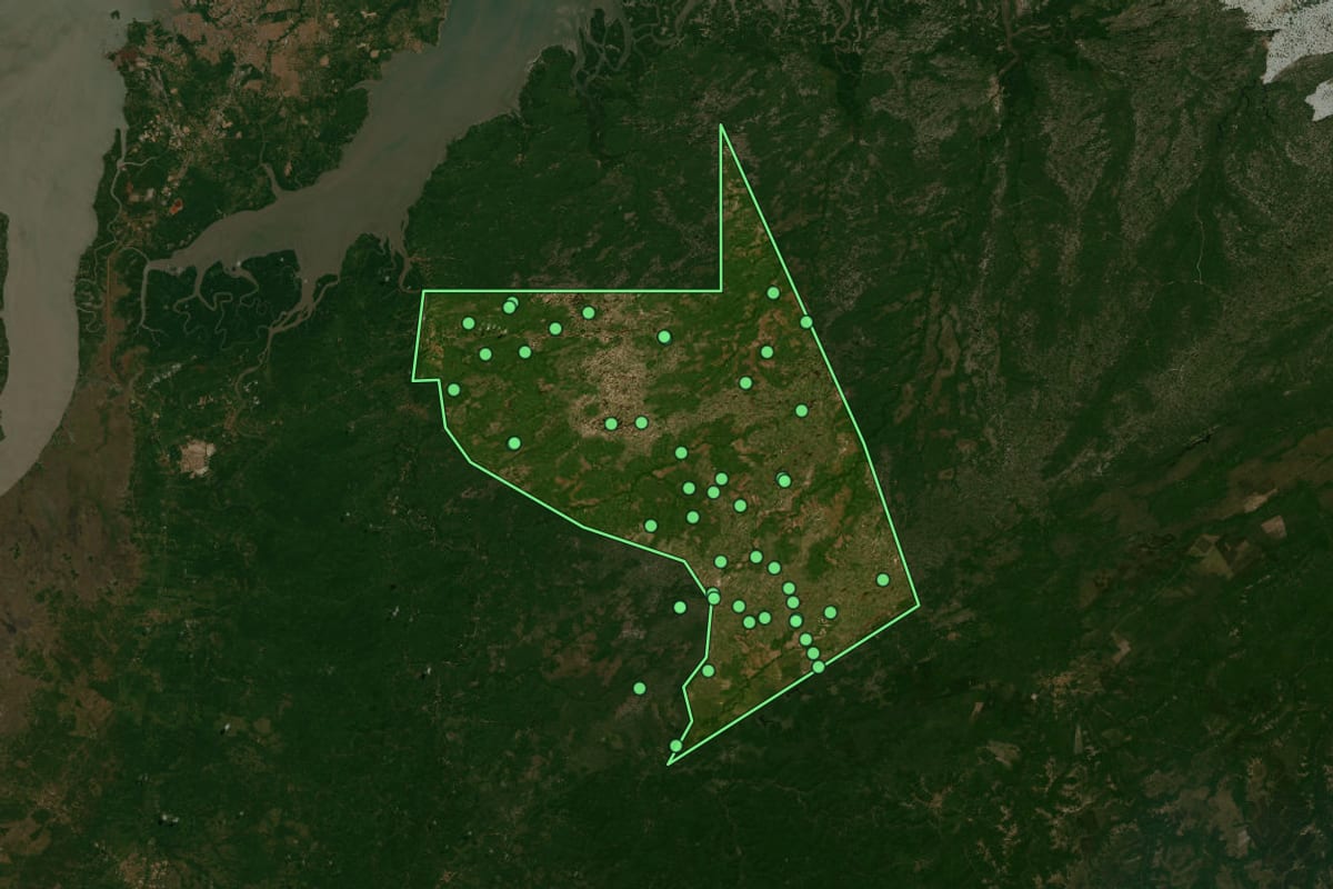 Imagem de satélite de Morros (MA), com o contorno do município e a posição dos imóveis desta página.