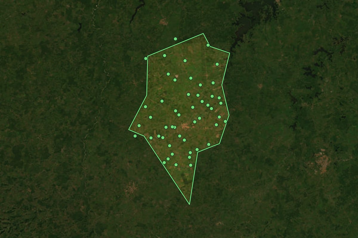 Imagem de satélite de Olho d'Água das Cunhãs (MA), com o contorno do município e a posição dos imóveis desta página.