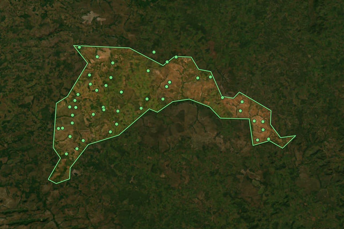 Imagem de satélite de São Pedro dos Crentes (MA), com o contorno do município e a posição dos imóveis desta página.