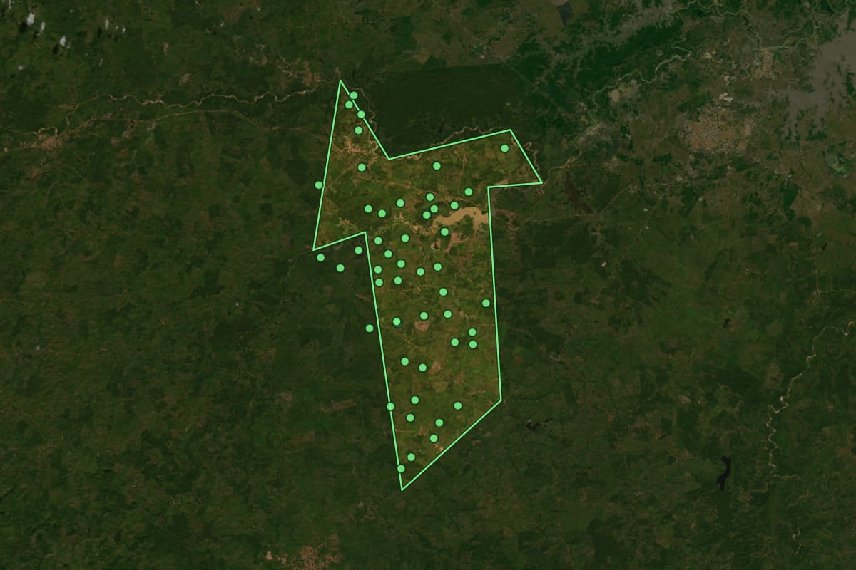 Imagem de satélite de Tufilândia (MA), com o contorno do município e a posição dos imóveis desta página.