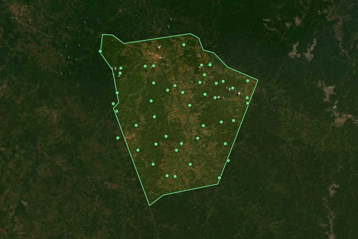 Imagem de satélite de Vargem Grande (MA), com o contorno do município e a posição dos imóveis desta página.