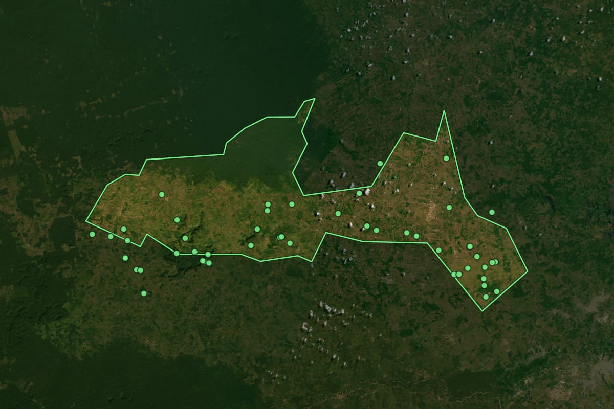 Imagem de satélite de Zé Doca (MA), com o contorno do município e a posição dos imóveis desta página.