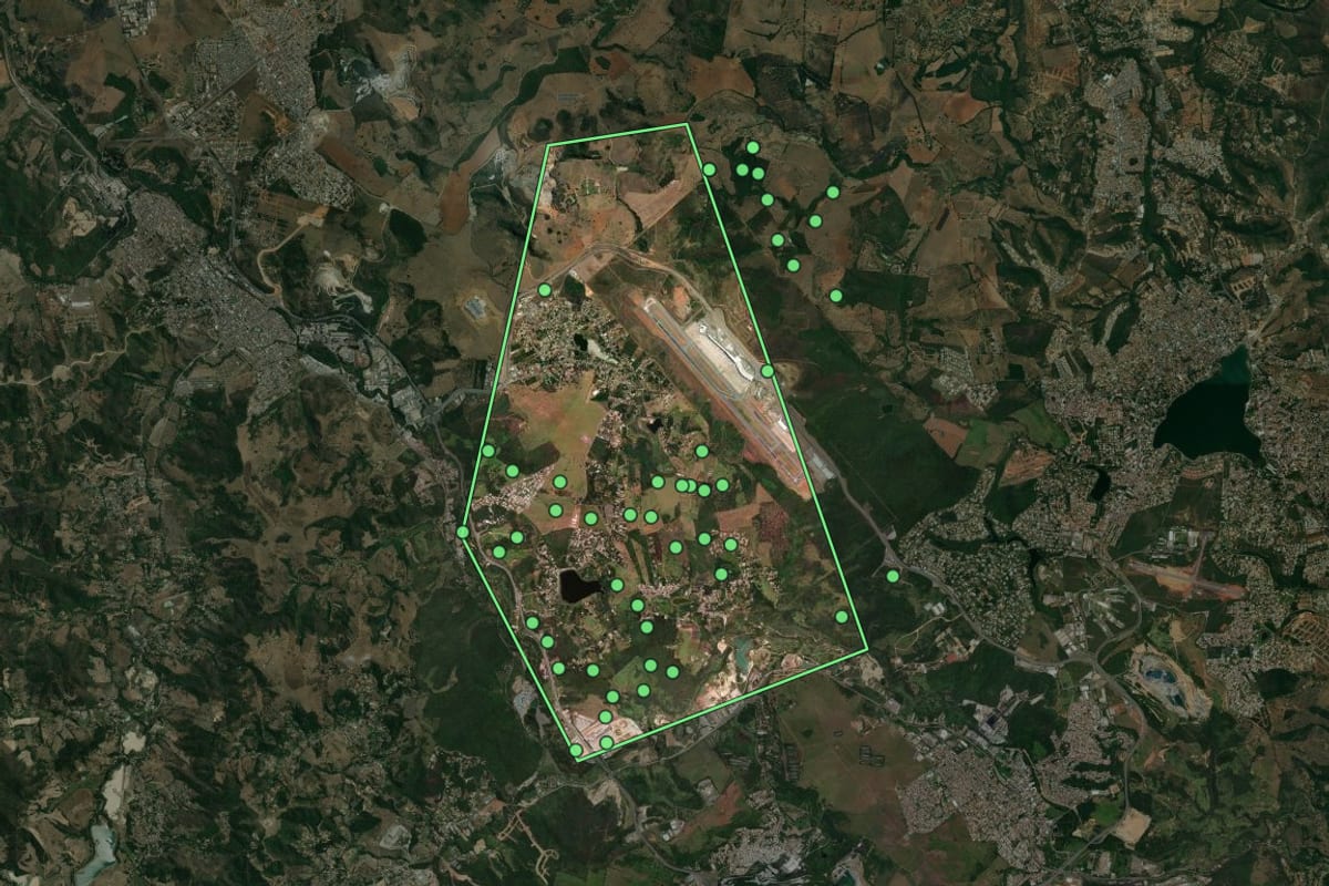 Imagem de satélite de Confins (MG), com o contorno do município e a posição dos imóveis desta página.