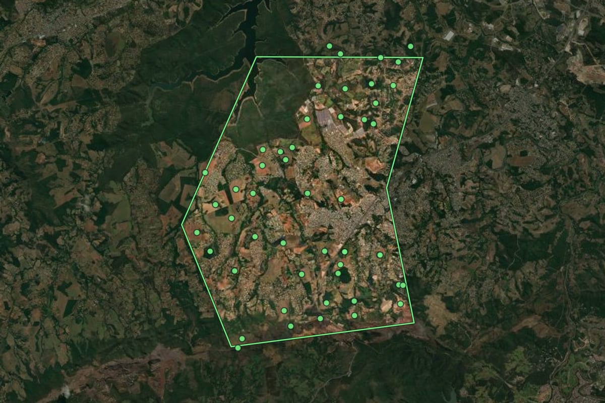 Imagem de satélite de Igarapé (MG), com o contorno do município e a posição dos imóveis desta página.