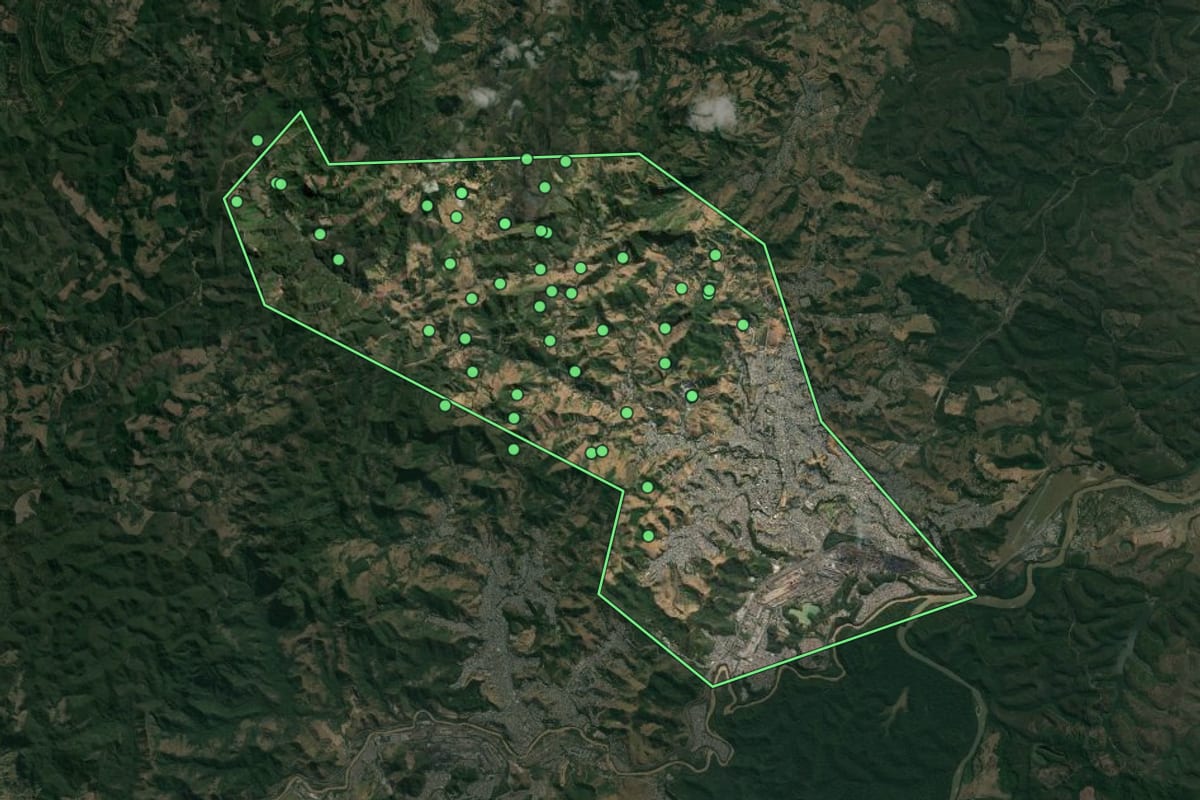 Imagem de satélite de Ipatinga (MG), com o contorno do município e a posição dos imóveis desta página.