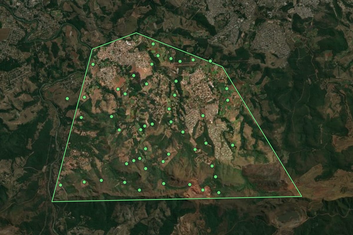 Imagem de satélite de Mário Campos (MG), com o contorno do município e a posição dos imóveis desta página.