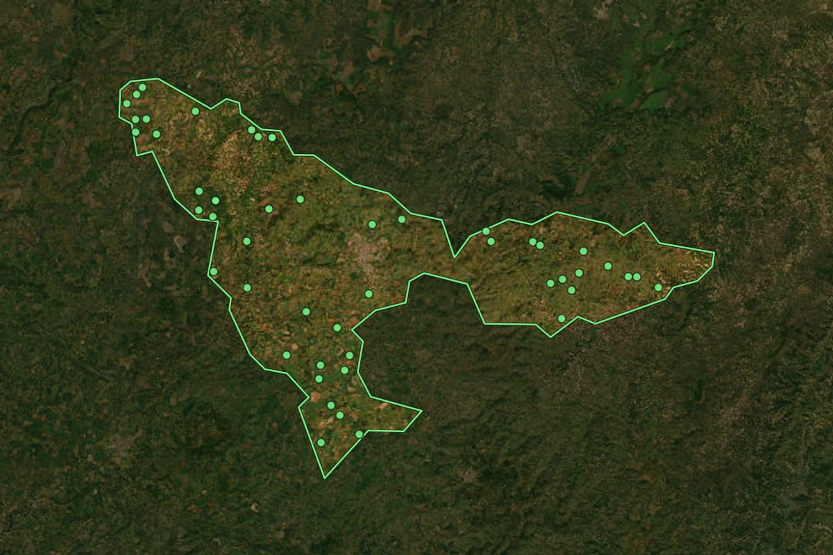 Imagem de satélite de Patos de Minas (MG), com o contorno do município e a posição dos imóveis desta página.