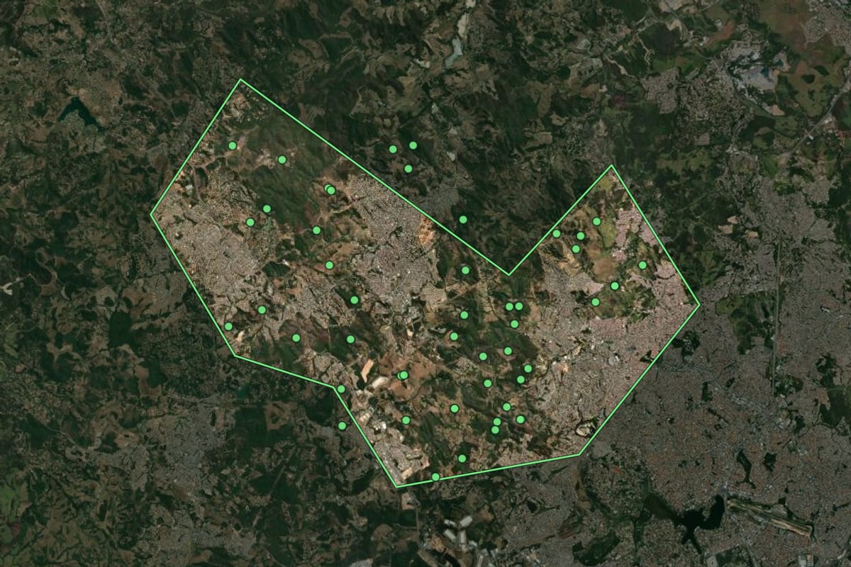 Imagem de satélite de Ribeirão das Neves (MG), com o contorno do município e a posição dos imóveis desta página.