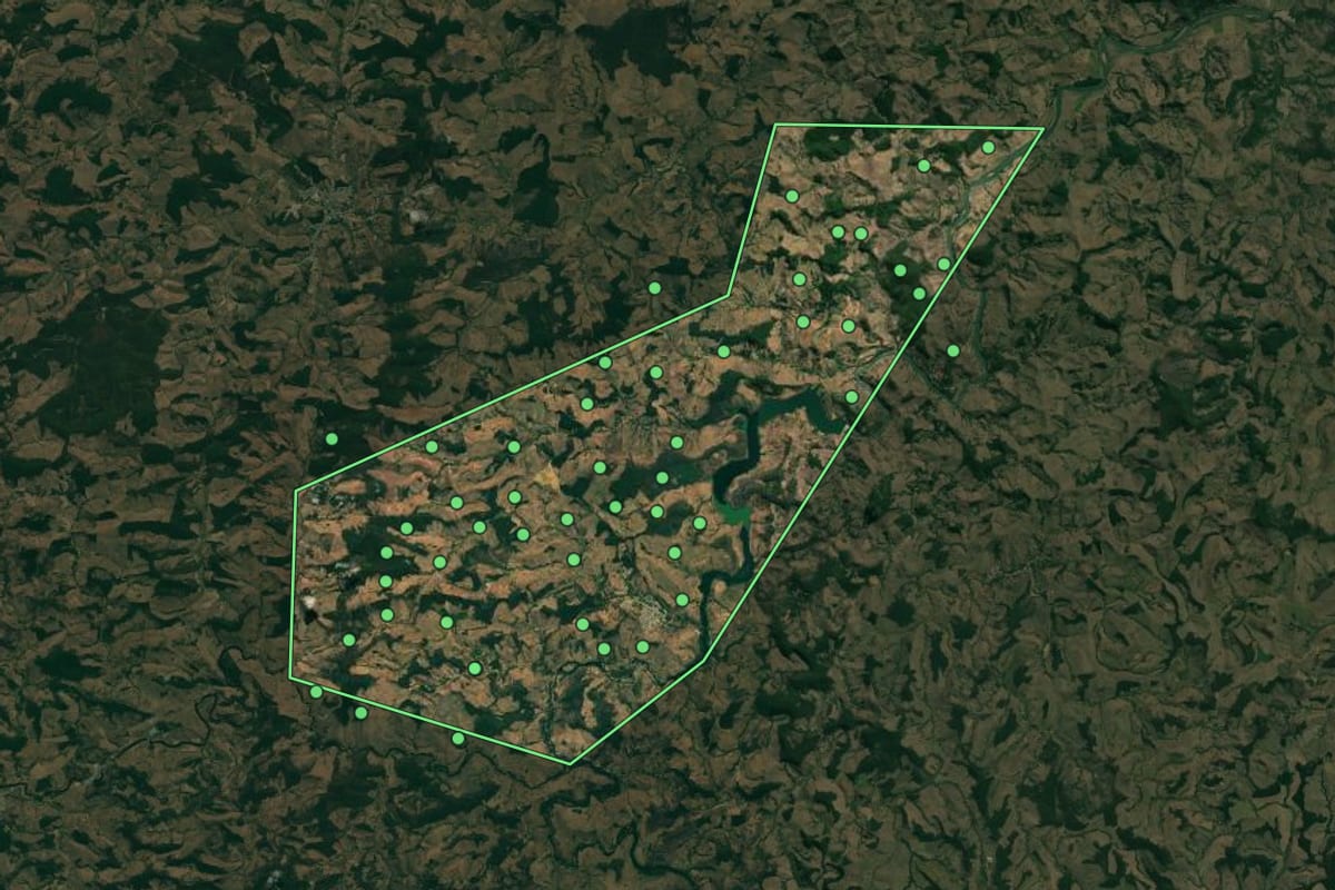 Imagem de satélite de Rio Doce (MG), com o contorno do município e a posição dos imóveis desta página.