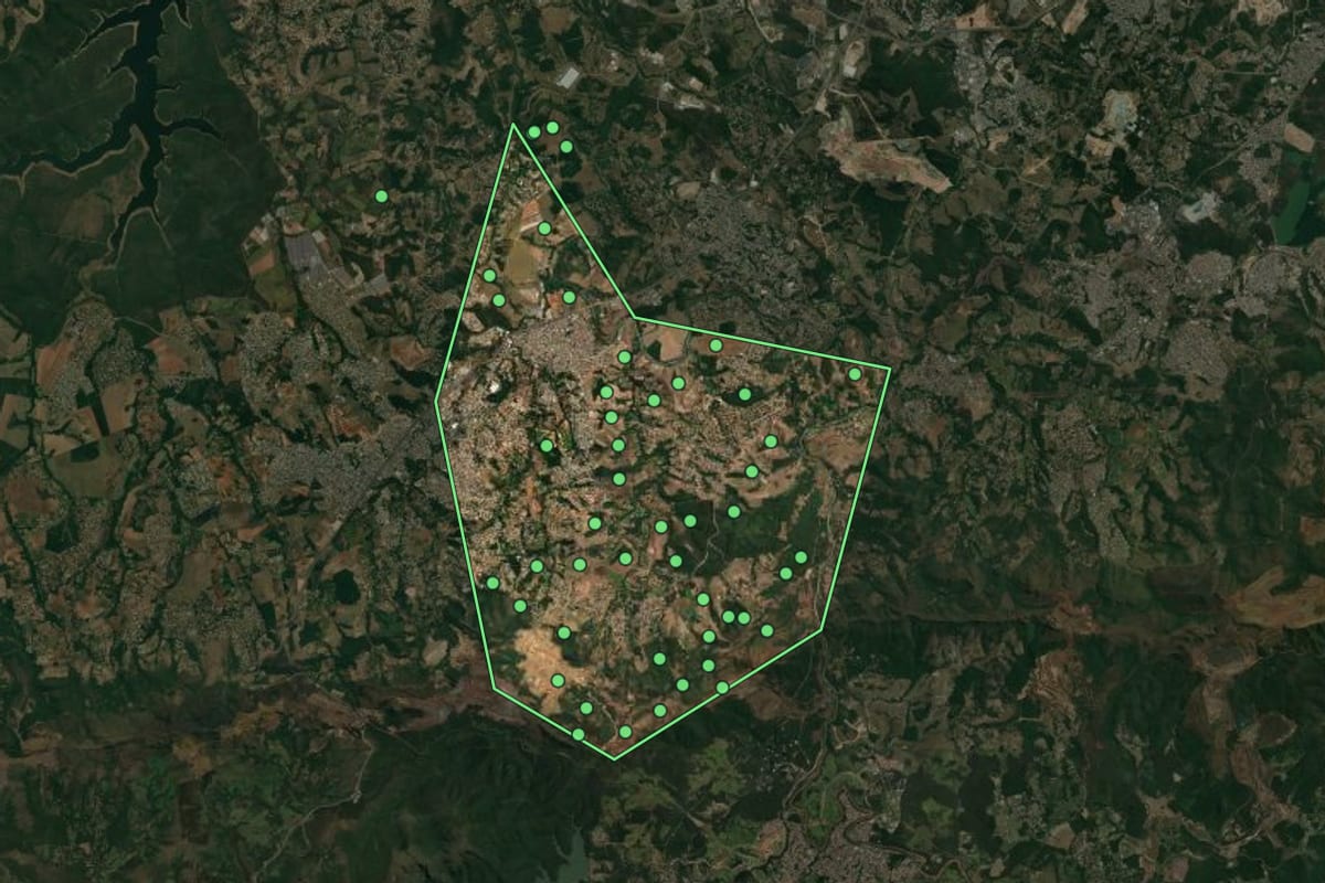 Imagem de satélite de São Joaquim de Bicas (MG), com o contorno do município e a posição dos imóveis desta página.