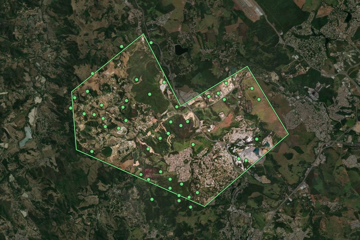 Imagem de satélite de São José da Lapa (MG), com o contorno do município e a posição dos imóveis desta página.