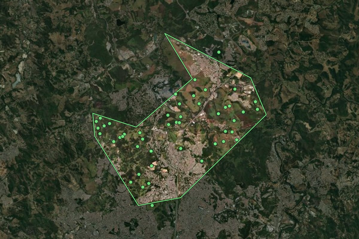 Imagem de satélite de Vespasiano (MG), com o contorno do município e a posição dos imóveis desta página.