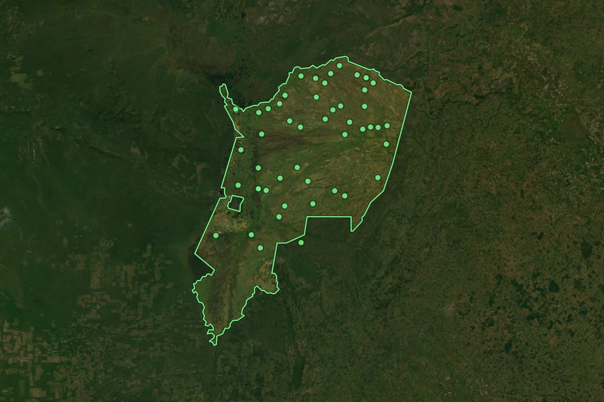 Imagem de satélite de Corumbá (MS), com o contorno do município e a posição dos imóveis desta página.