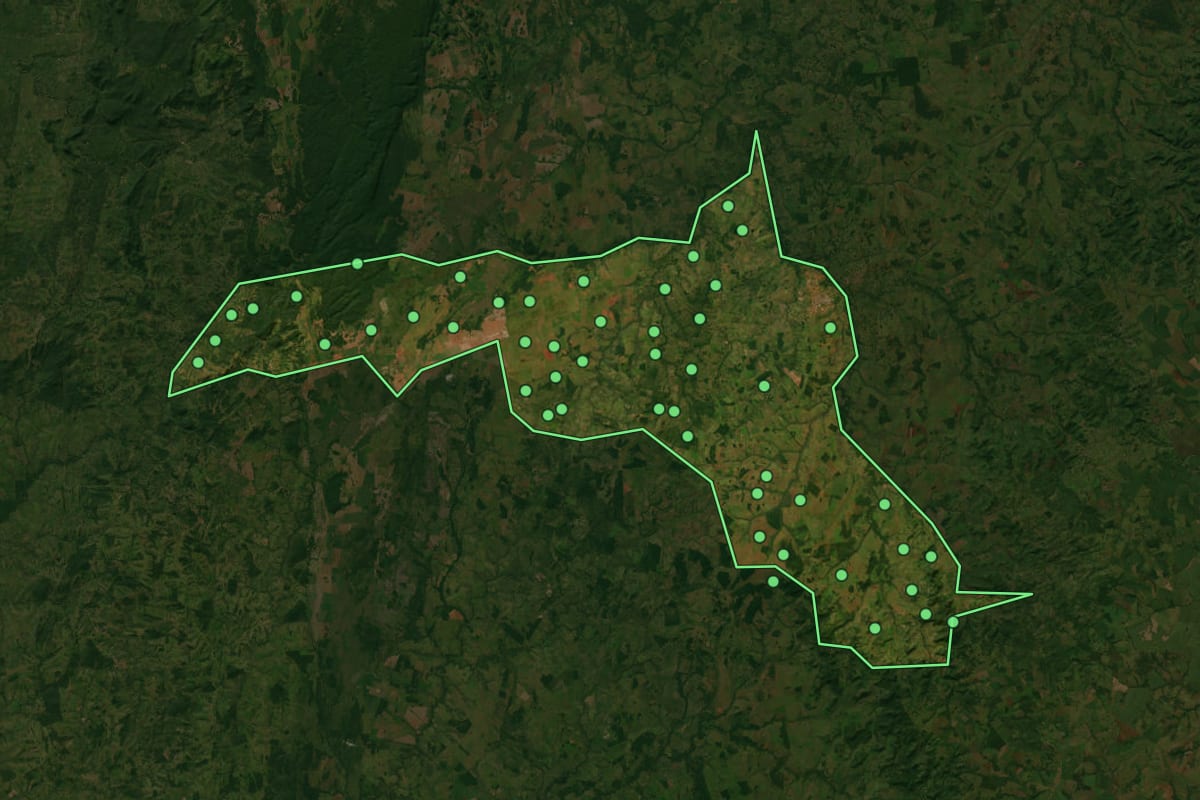 Imagem de satélite de Jardim (MS), com o contorno do município e a posição dos imóveis desta página.