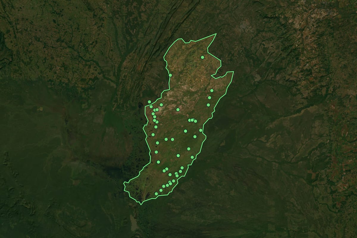 Imagem de satélite de Poconé (MT), com o contorno do município e a posição dos imóveis desta página.
