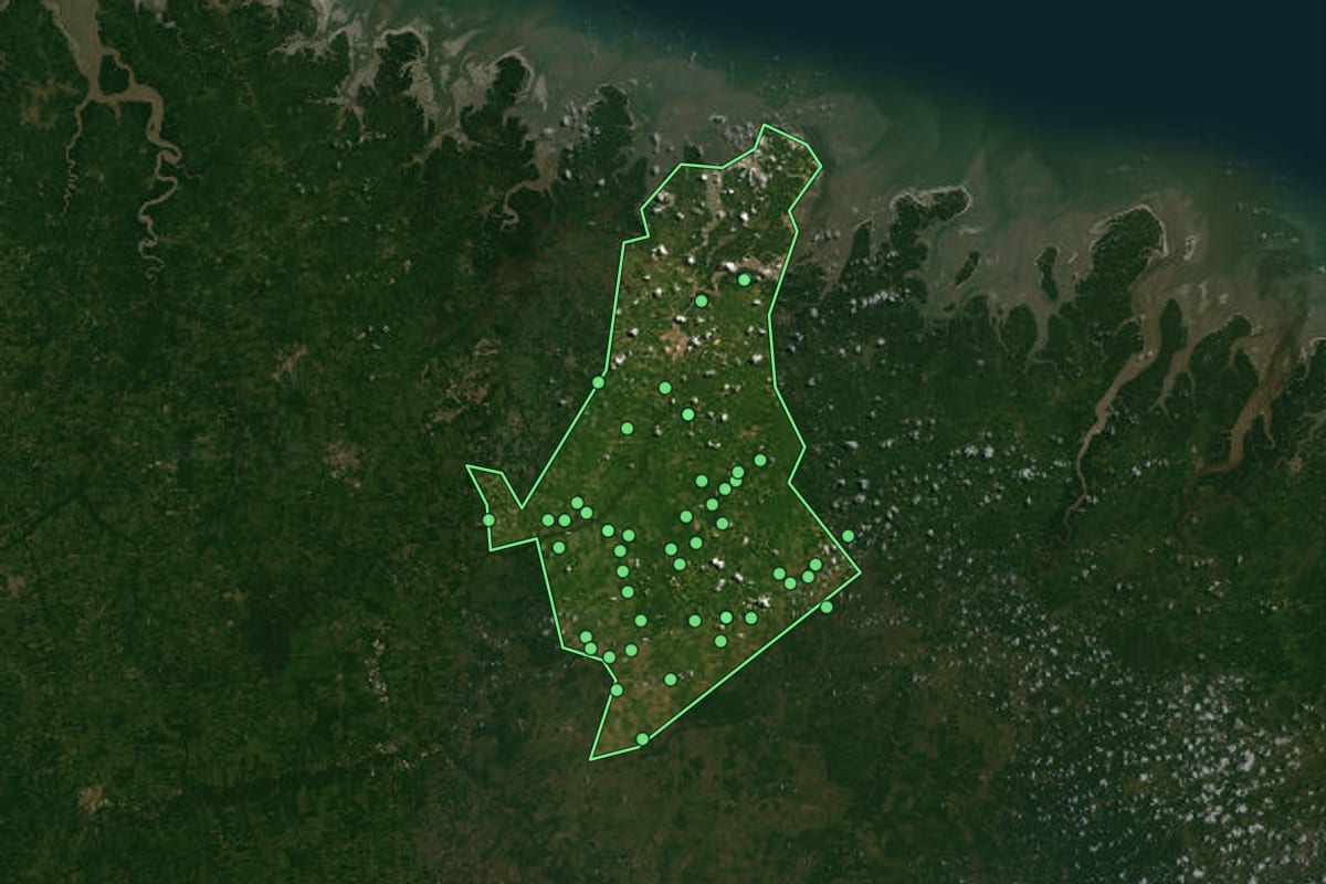 Imagem de satélite de Bragança (PA), com o contorno do município e a posição dos imóveis desta página.
