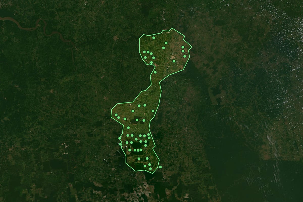 Imagem de satélite de Capitão Poço (PA), com o contorno do município e a posição dos imóveis desta página.