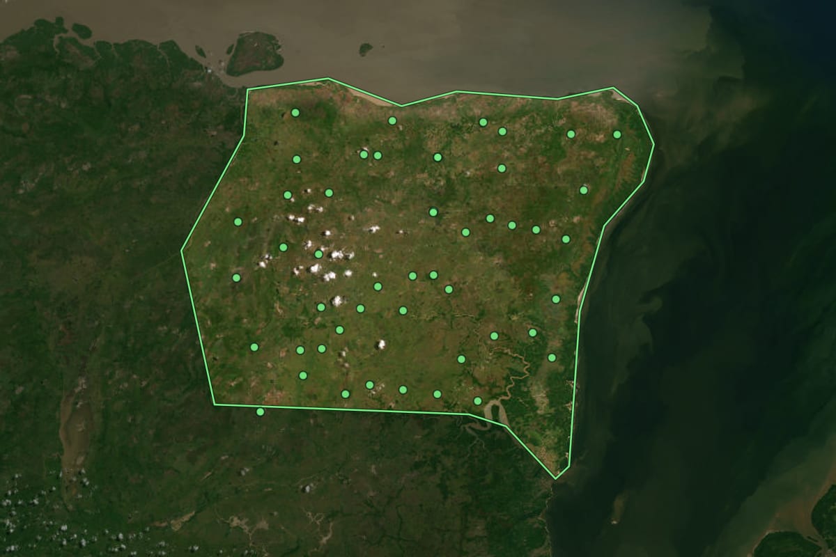 Imagem de satélite de Soure (PA), com o contorno do município e a posição dos imóveis desta página.