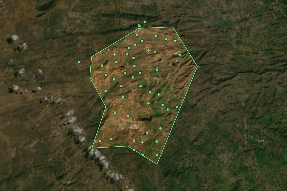 Imagem de satélite de Alcantil (PB), com o contorno do município e a posição dos imóveis desta página.