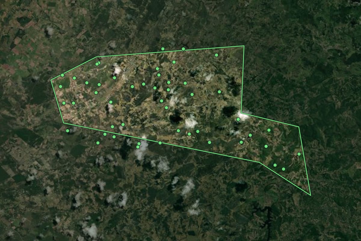 Imagem de satélite de Arara (PB), com o contorno do município e a posição dos imóveis desta página.