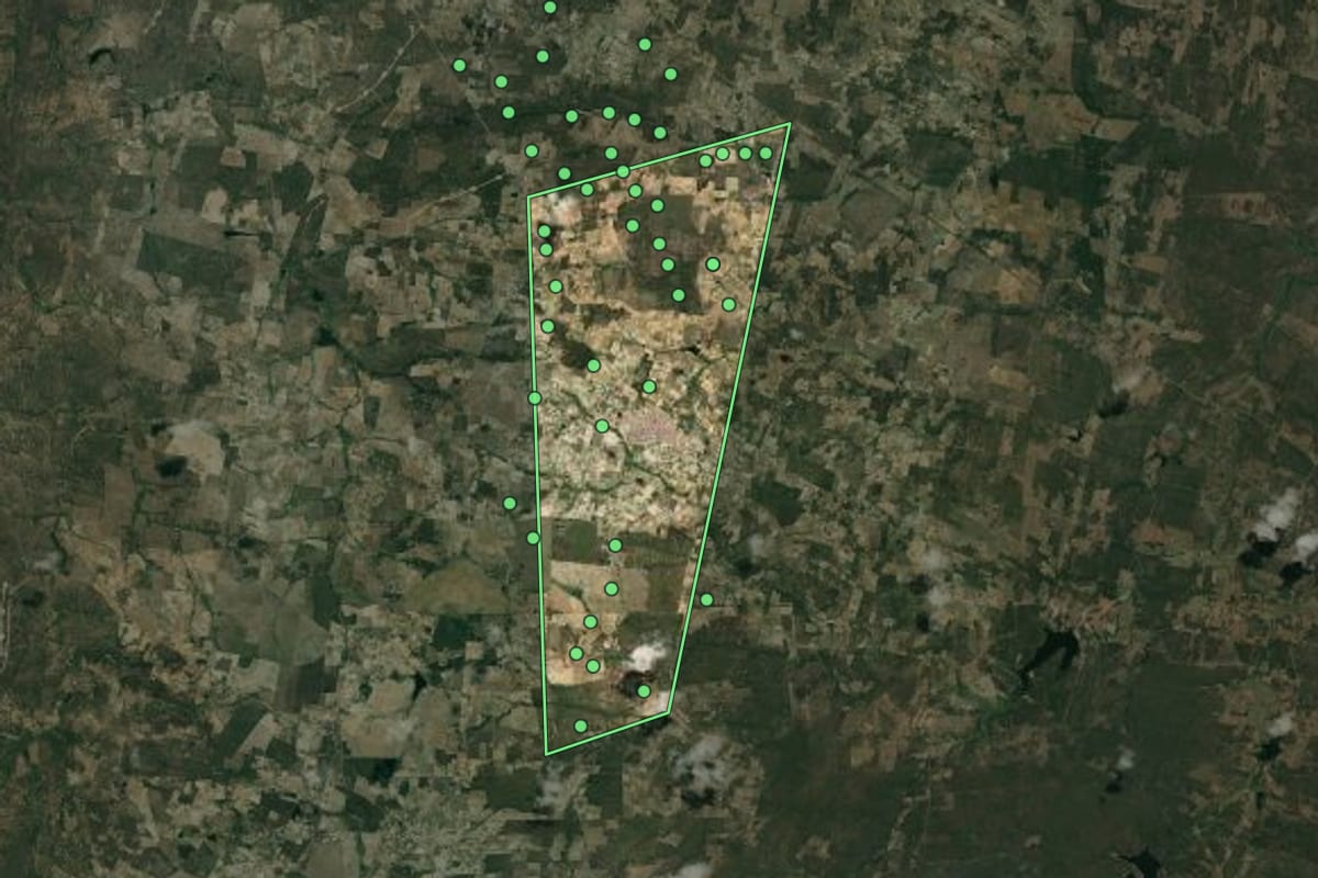 Imagem de satélite de Baraúna (PB), com o contorno do município e a posição dos imóveis desta página.