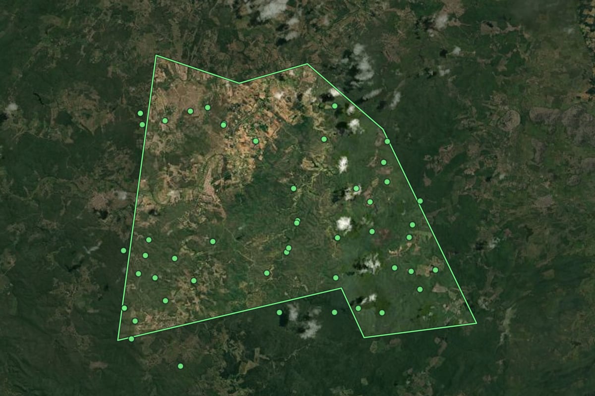 Imagem de satélite de Boa Ventura (PB), com o contorno do município e a posição dos imóveis desta página.