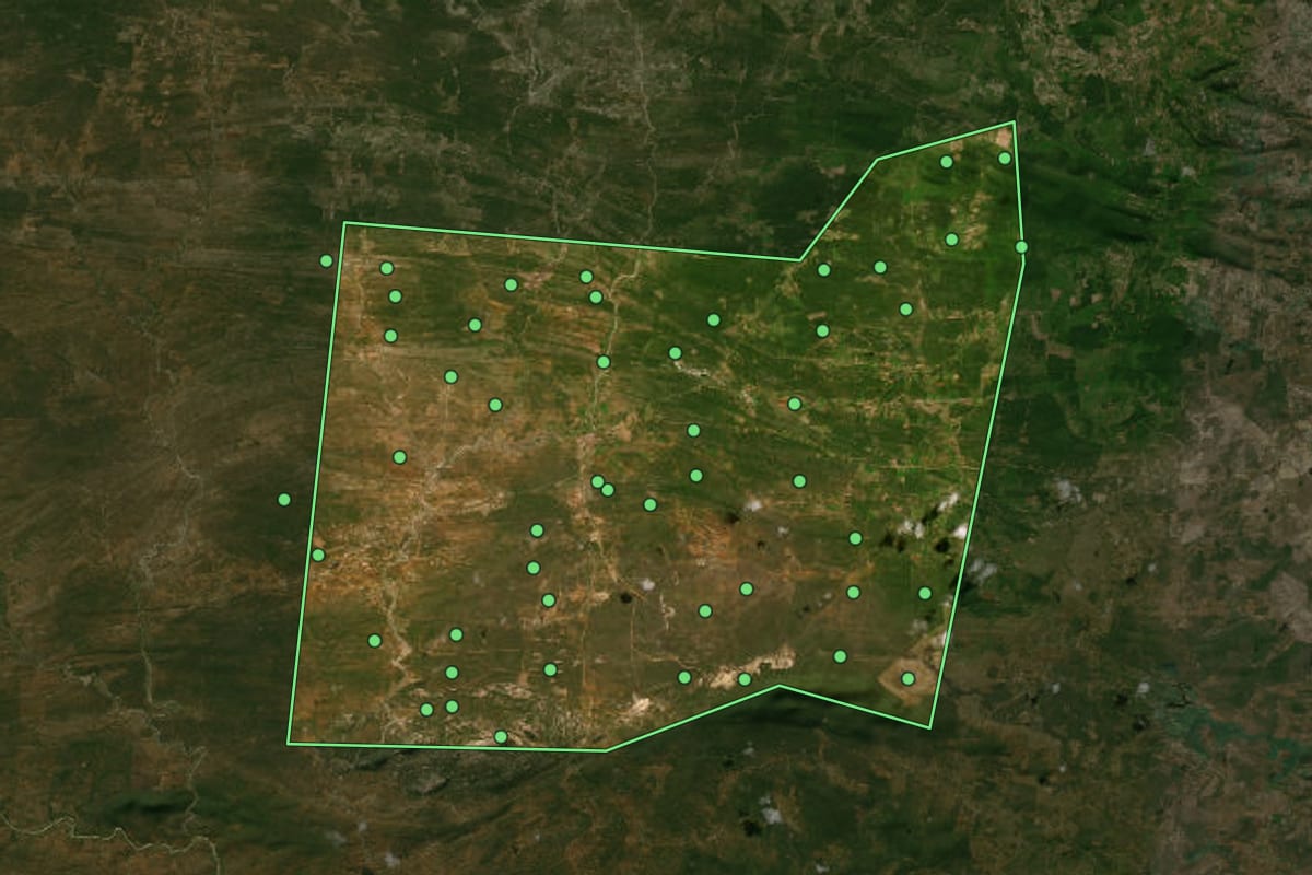 Imagem de satélite de Boa Vista (PB), com o contorno do município e a posição dos imóveis desta página.