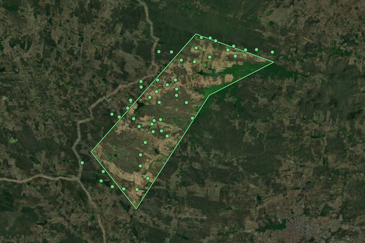 Imagem de satélite de Bom Jesus (PB), com o contorno do município e a posição dos imóveis desta página.