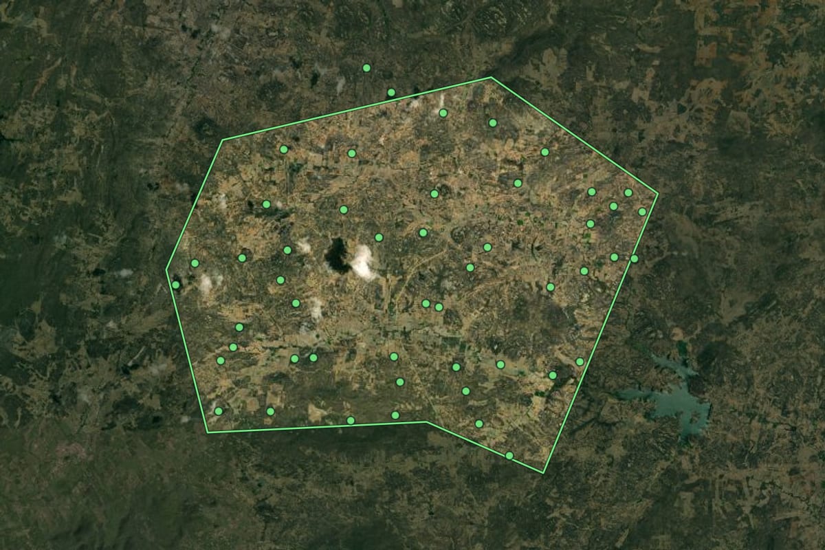 Imagem de satélite de Bom Sucesso (PB), com o contorno do município e a posição dos imóveis desta página.