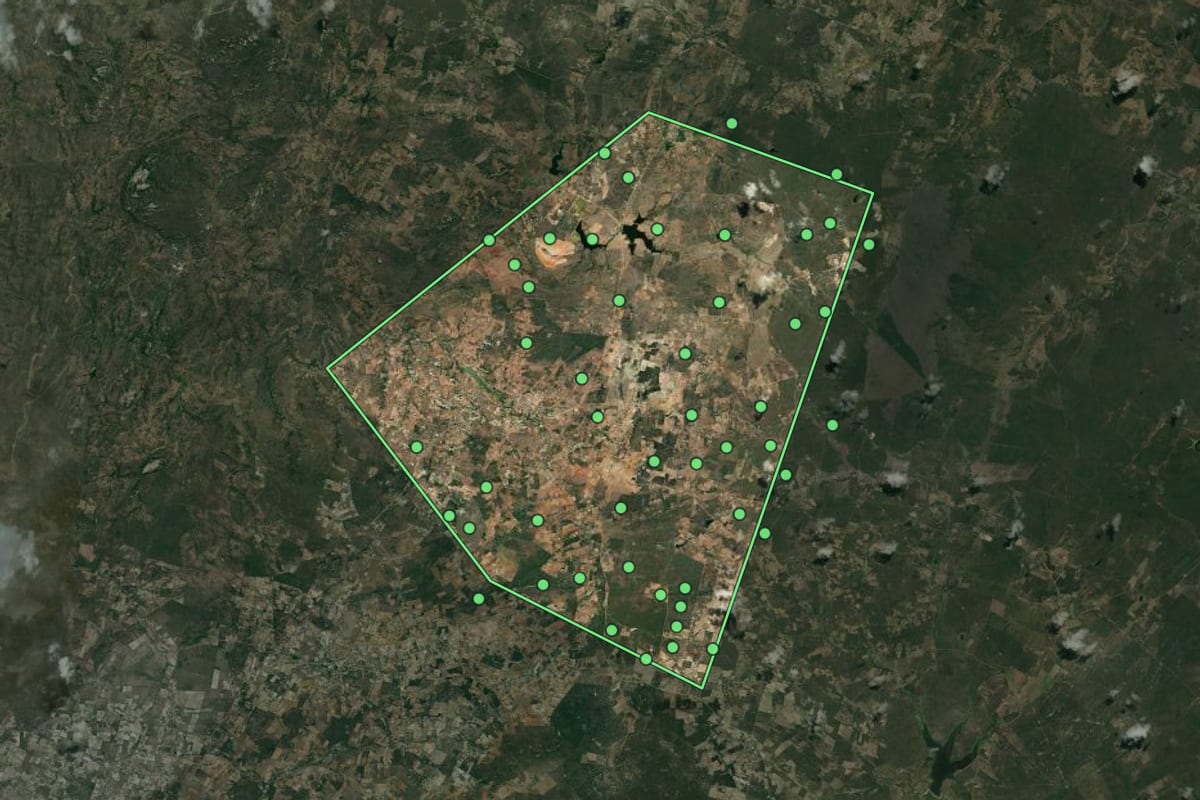 Imagem de satélite de Cubati (PB), com o contorno do município e a posição dos imóveis desta página.