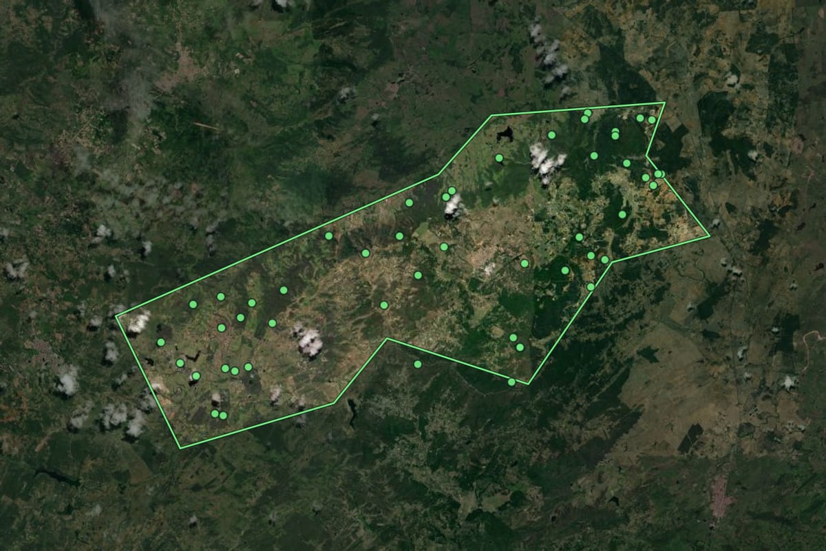 Imagem de satélite de Dona Inês (PB), com o contorno do município e a posição dos imóveis desta página.