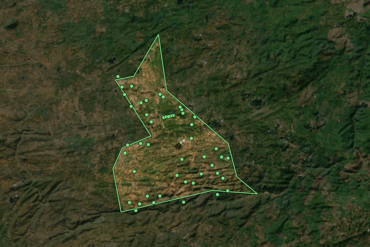 Imagem de satélite de Gado Bravo (PB), com o contorno do município e a posição dos imóveis desta página.