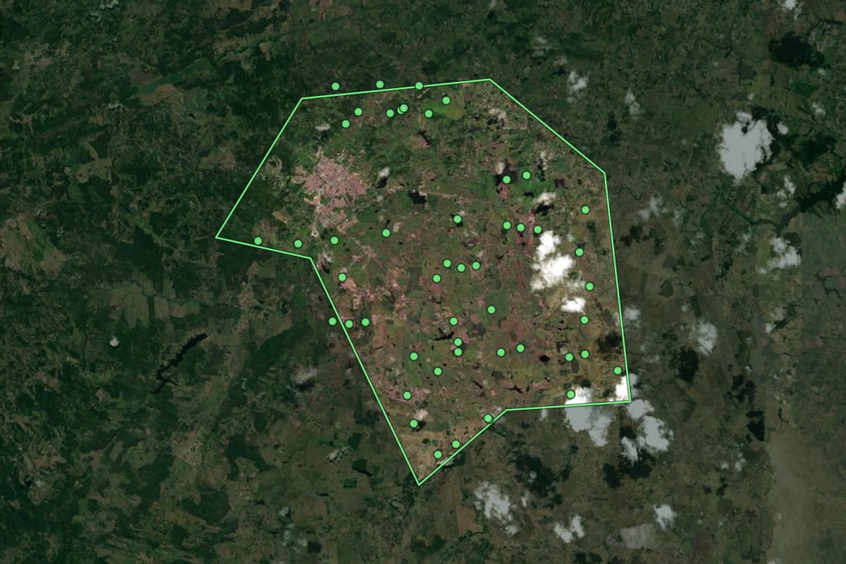 Imagem de satélite de Guarabira (PB), com o contorno do município e a posição dos imóveis desta página.