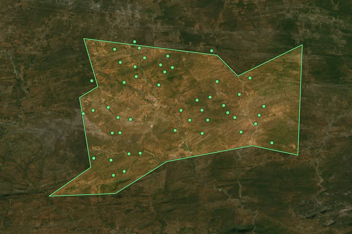 Imagem de satélite de Gurjão (PB), com o contorno do município e a posição dos imóveis desta página.