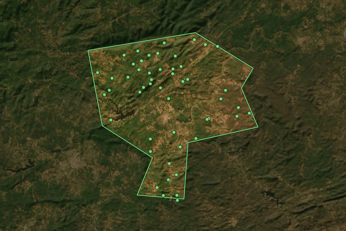 Imagem de satélite de Ibiara (PB), com o contorno do município e a posição dos imóveis desta página.