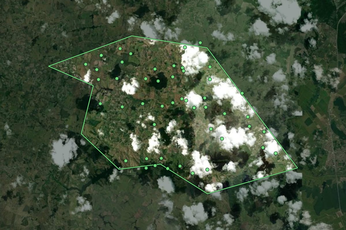 Imagem de satélite de Itapororoca (PB), com o contorno do município e a posição dos imóveis desta página.