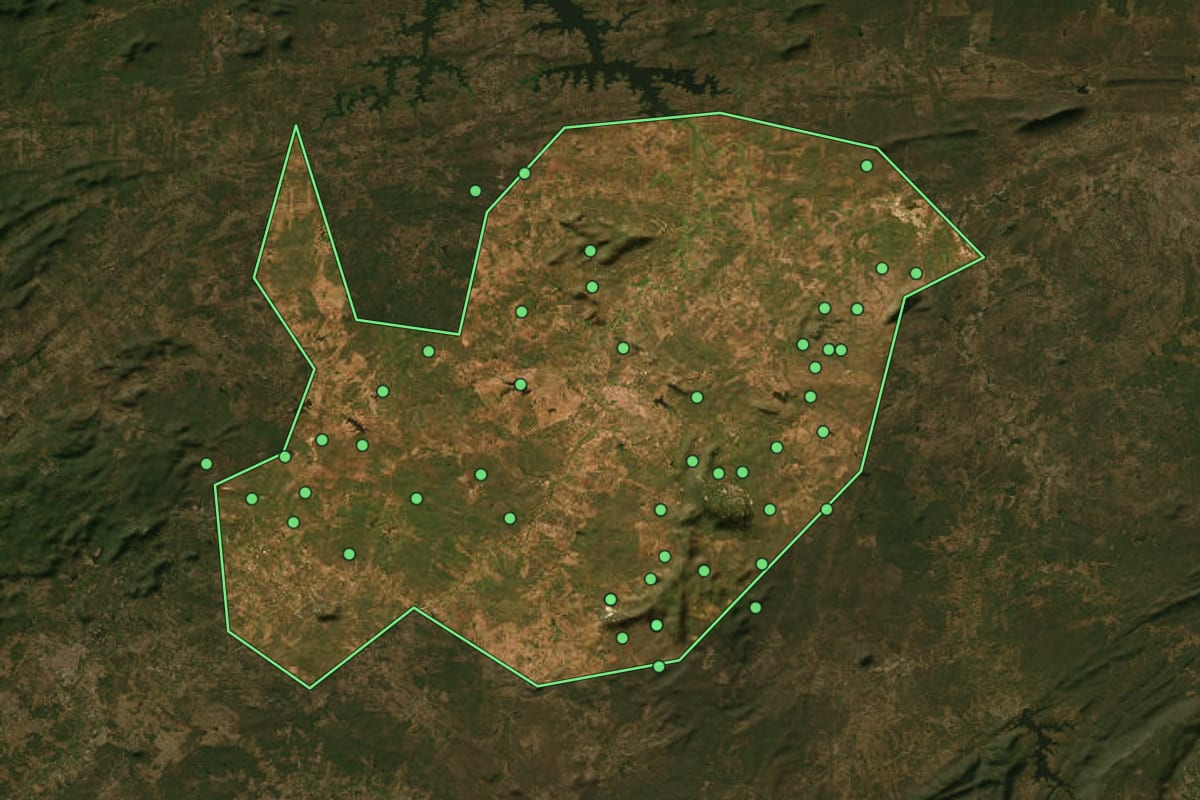 Imagem de satélite de Piancó (PB), com o contorno do município e a posição dos imóveis desta página.