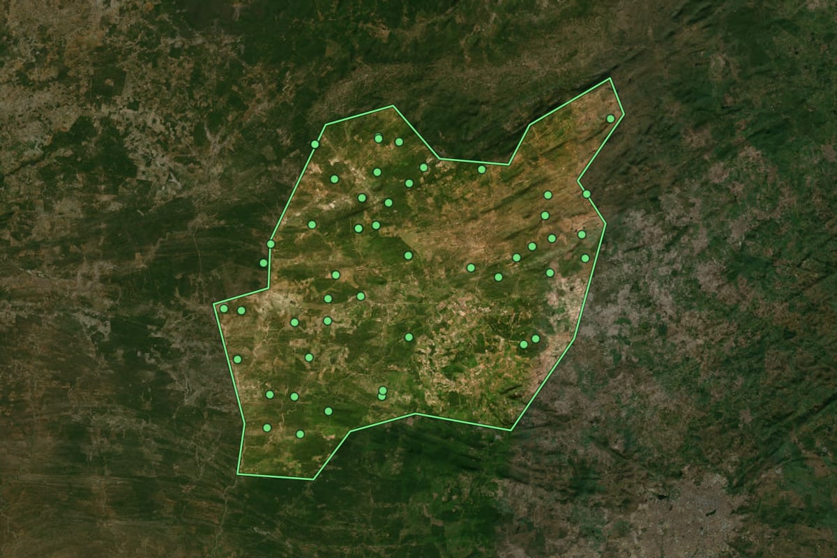 Imagem de satélite de Pocinhos (PB), com o contorno do município e a posição dos imóveis desta página.
