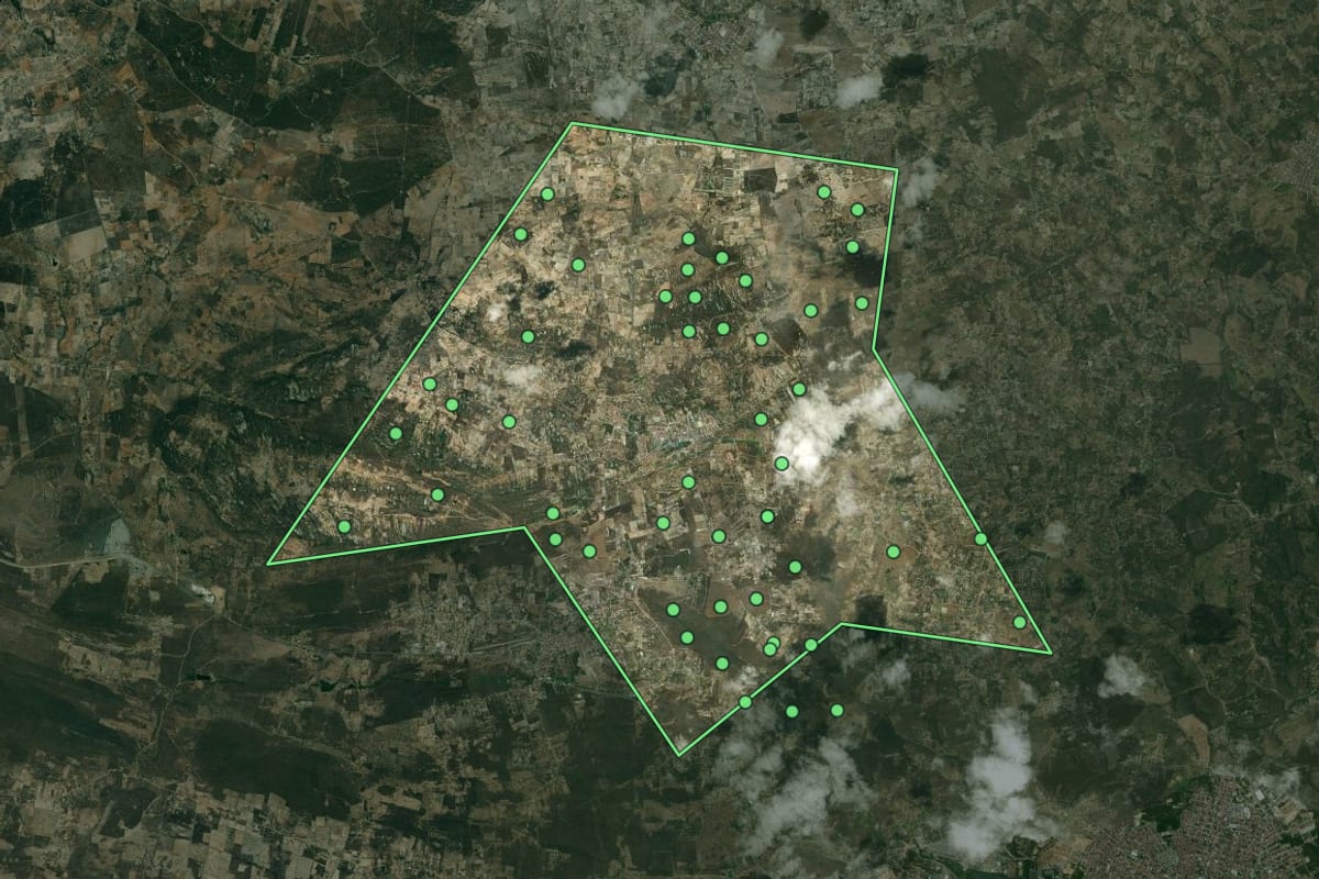 Imagem de satélite de Puxinanã (PB), com o contorno do município e a posição dos imóveis desta página.