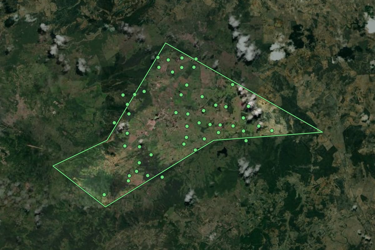 Imagem de satélite de Riachão (PB), com o contorno do município e a posição dos imóveis desta página.