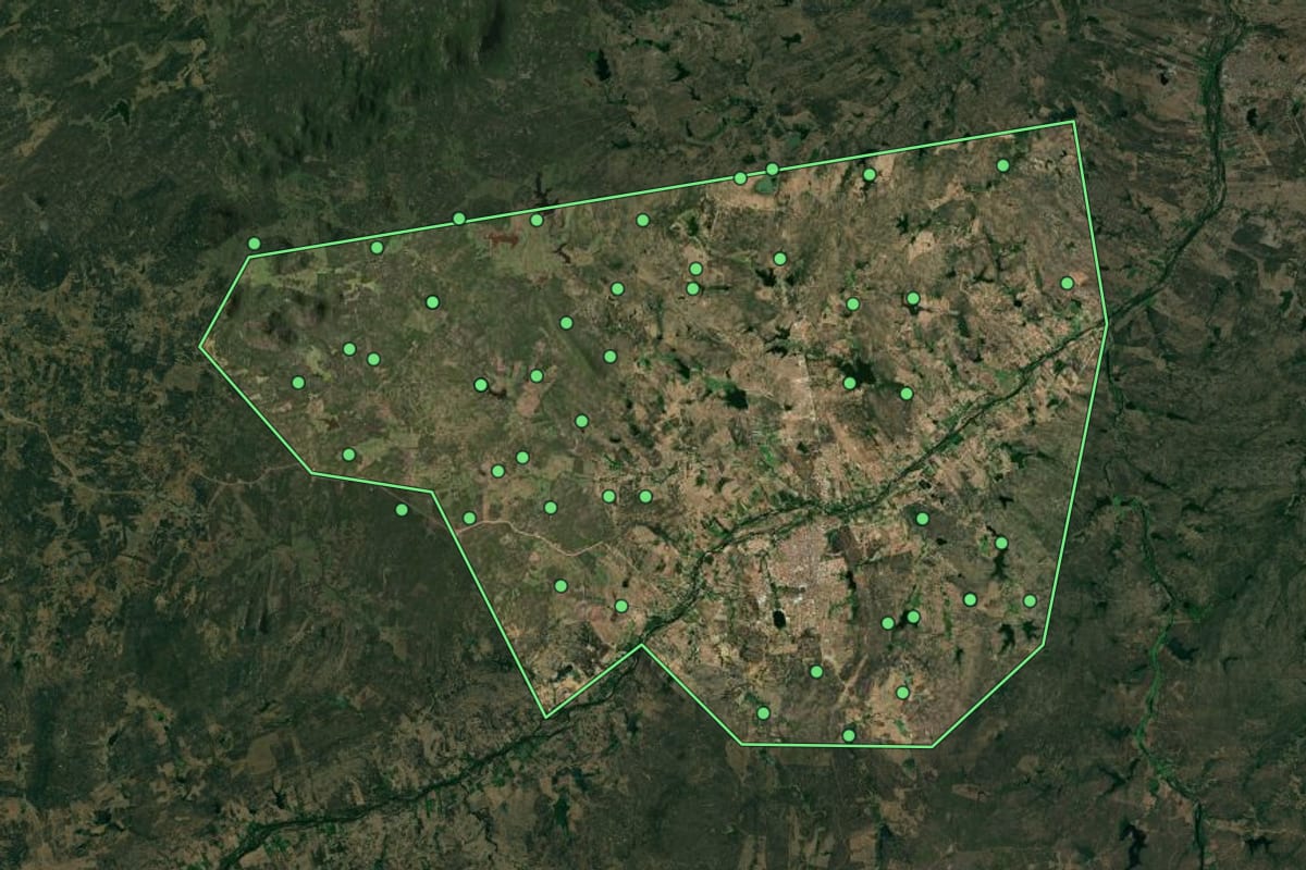Imagem de satélite de São Bento (PB), com o contorno do município e a posição dos imóveis desta página.