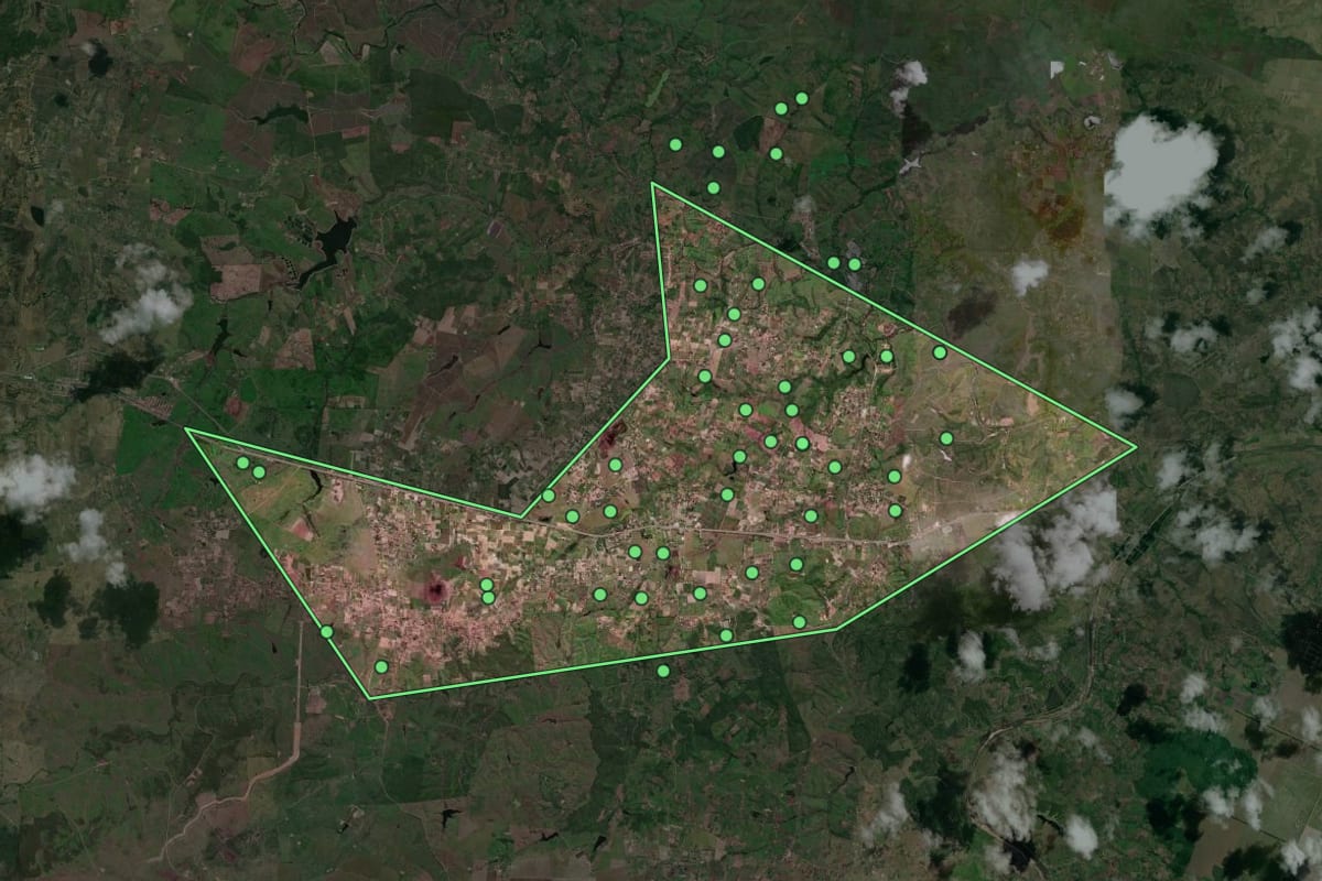 Imagem de satélite de Sobrado (PB), com o contorno do município e a posição dos imóveis desta página.