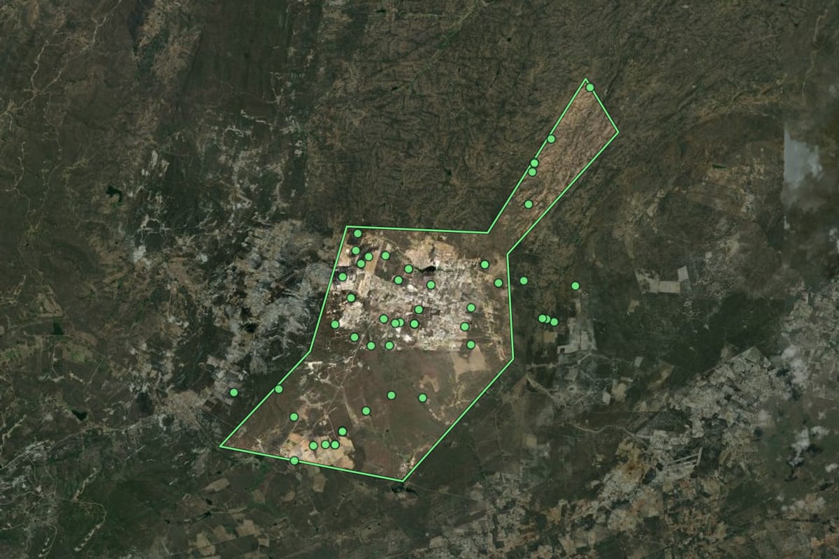 Imagem de satélite de Tenório (PB), com o contorno do município e a posição dos imóveis desta página.
