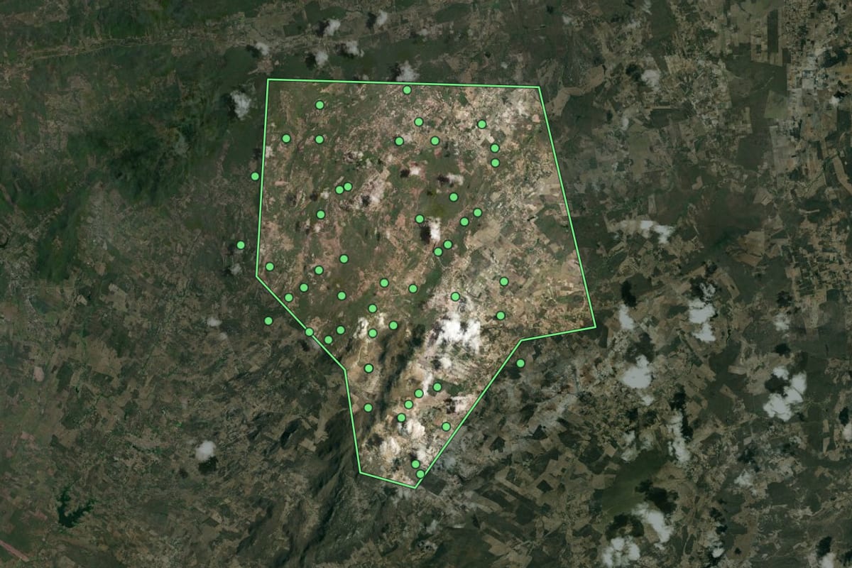 Imagem de satélite de Alagoinha (PE), com o contorno do município e a posição dos imóveis desta página.