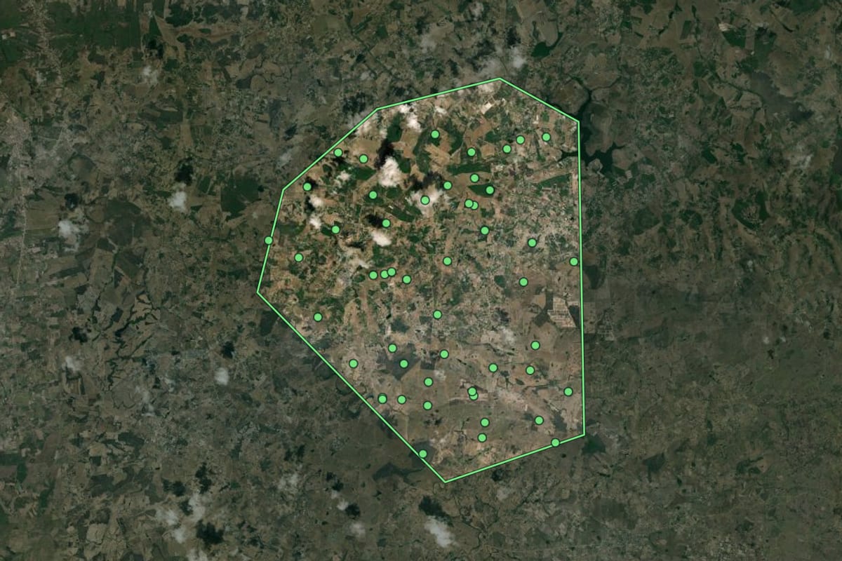 Imagem de satélite de Brejão (PE), com o contorno do município e a posição dos imóveis desta página.