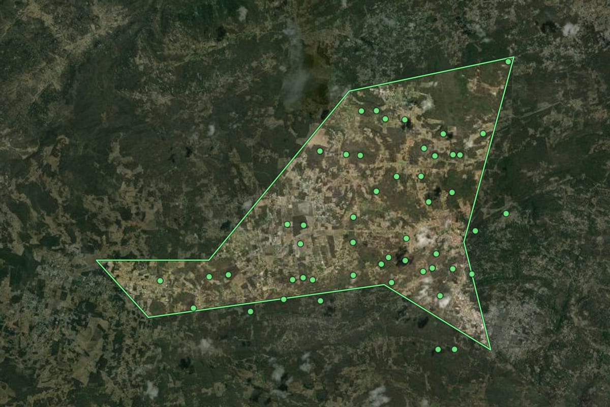 Imagem de satélite de Brejinho (PE), com o contorno do município e a posição dos imóveis desta página.