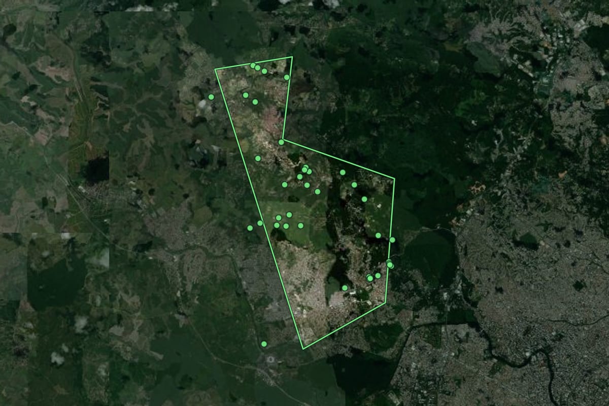 Imagem de satélite de Camaragibe (PE), com o contorno do município e a posição dos imóveis desta página.