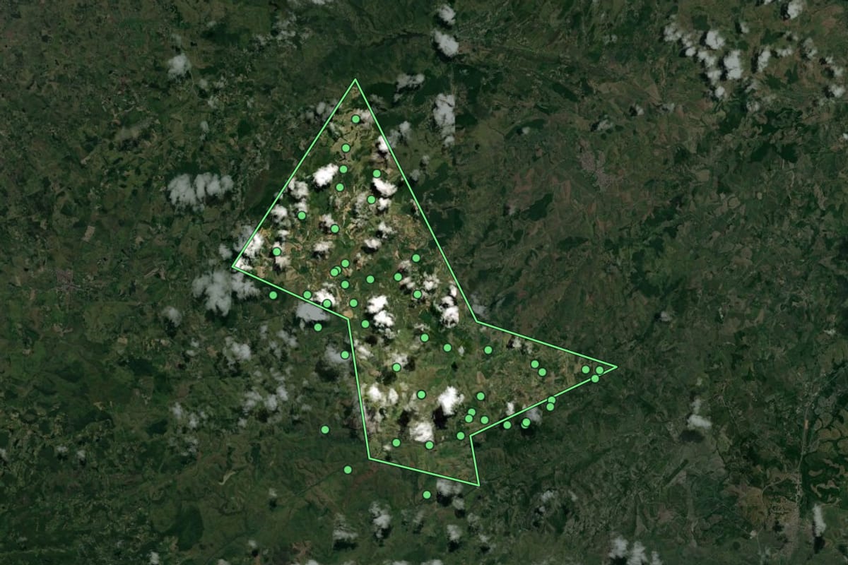 Imagem de satélite de Cortês (PE), com o contorno do município e a posição dos imóveis desta página.